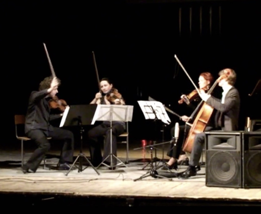 koncert ruch i rytm  - prawykonania kwartetow smyczkowych w wykonaniu lason ensemble z interpretacjami ruchowymi barbary dutkiewicz